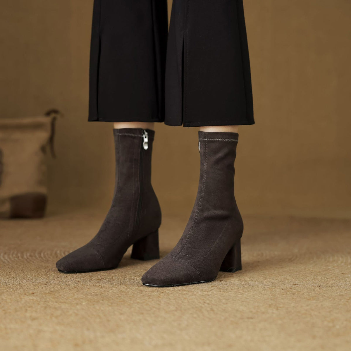 ELIZA & MAREN | SIDE ZIP HEELED BOOTS FOR WOMEN