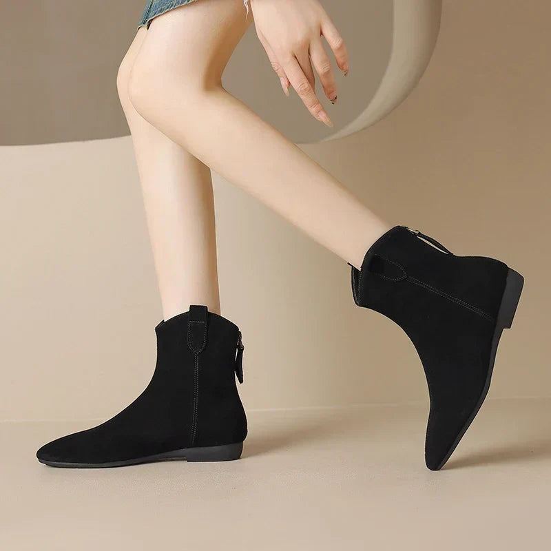 ELIZA & MAREN | POINTED CHELSEA ANKLE BOOTS FOR WOMEN