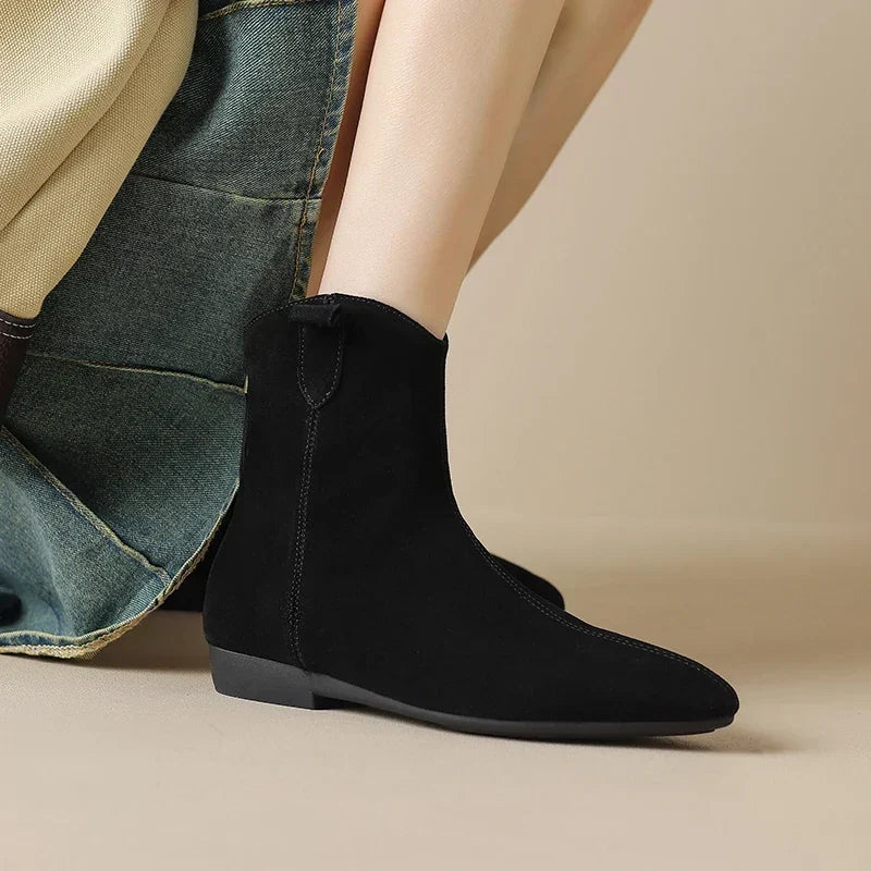 ELIZA & MAREN | POINTED CHELSEA ANKLE BOOTS FOR WOMEN