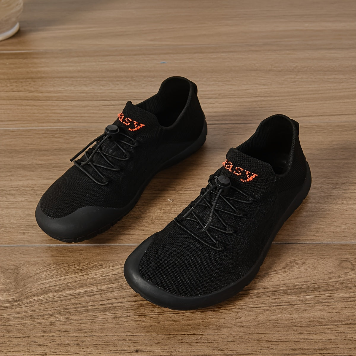 ELIZA & MAREN | FLEXIBLE LACE-UP SNEAKERS FOR WOMEN