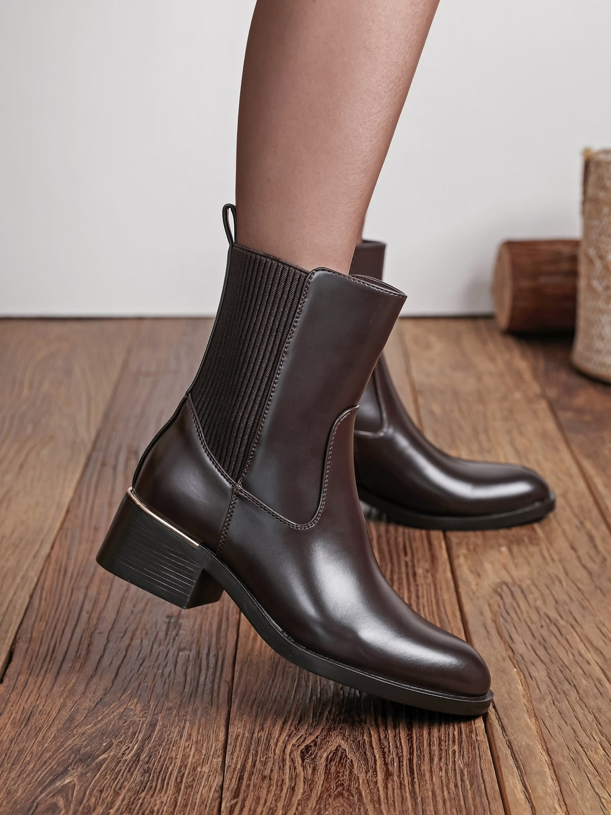 ELIZA & MAREN | CLASSIC CHELSEA ANKLE BOOTS FOR WOMEN